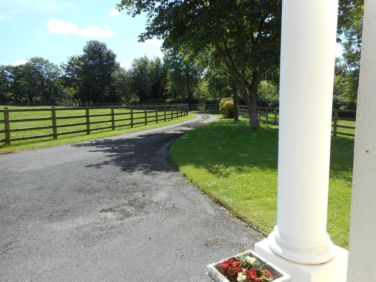Glascoed Farmhouse Carmarthen Buitenkant foto