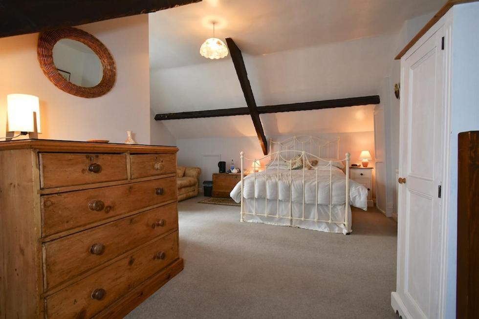 Glascoed Farmhouse Carmarthen Buitenkant foto