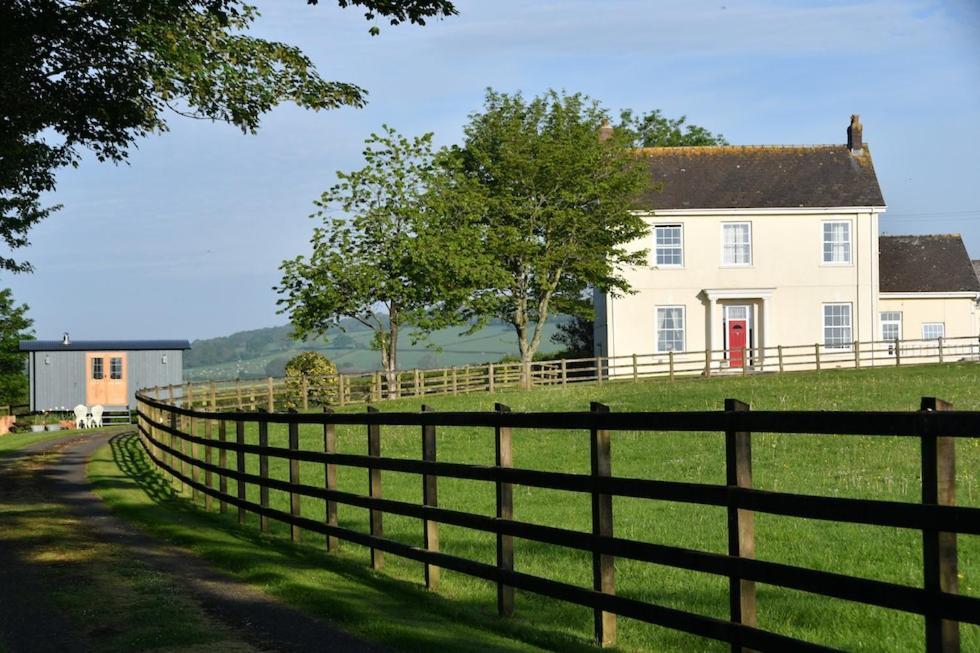 Glascoed Farmhouse Carmarthen Buitenkant foto